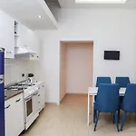 Cozy Apartment At Via Dei Tribunali
