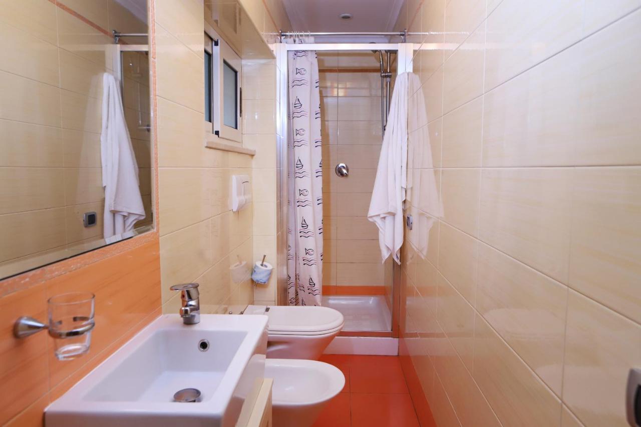 Cozy At Via Dei Tribunali Apartment *